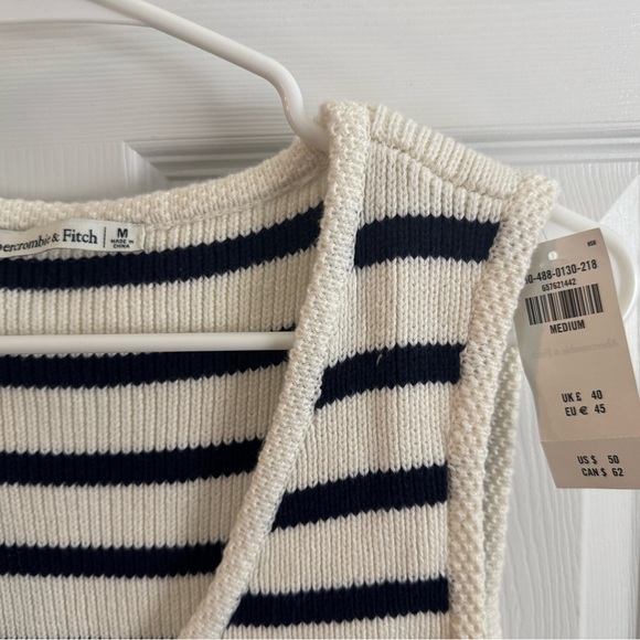 Abercrombie & Fitch Med. Mara Vest Navy and White Striped Knit Top - Picture 4 of 5
